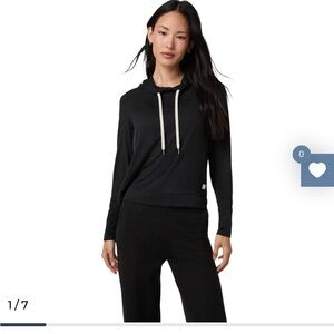 Vuori Halo Essential Hoodie Women’s